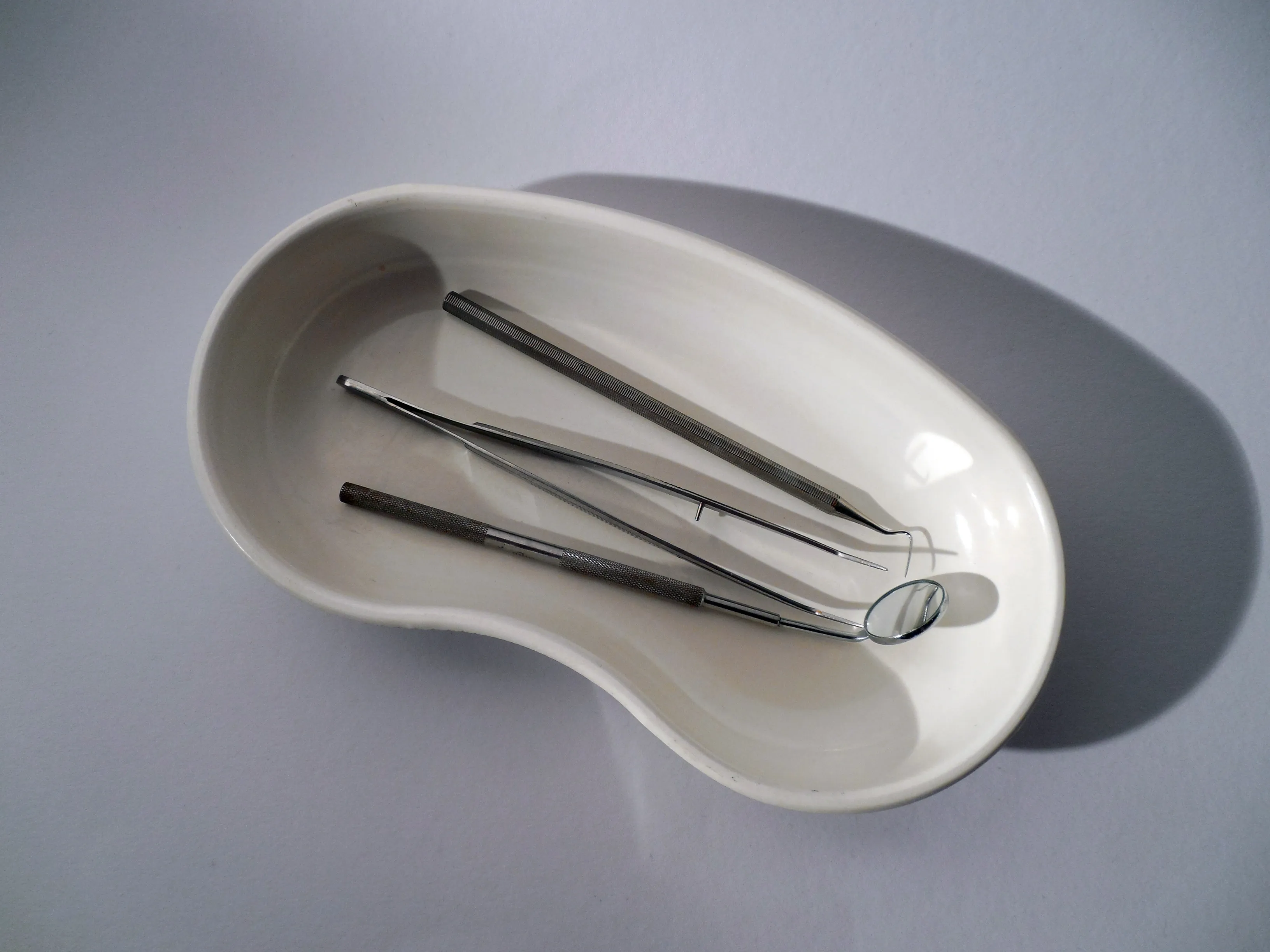 Advanced dental equipment used at our partner clinics in Romania